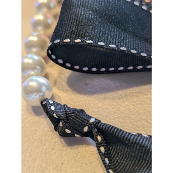 Vintage Contrasting Stitch Black Crossgrain Ribbon Pearl 77 